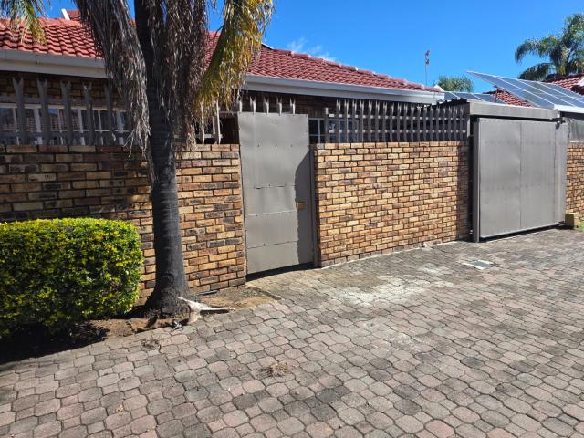 Townhouse for rent in Tlhabane, North West