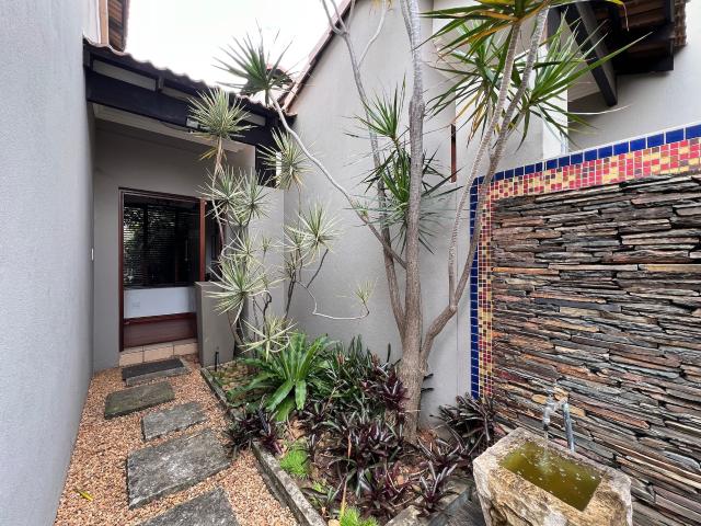Townhouse for sale in Waterkloof, Gauteng