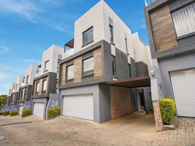 Townhouse for sale in Sandton, City of Johannesburg Metropolitan Municipality