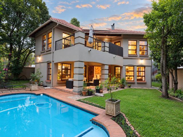 Townhouse for sale in Sandton, City of Johannesburg Metropolitan Municipality