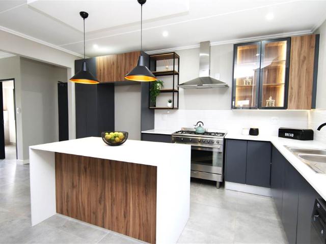 Townhouse for sale in Johannesburg, North & Sandton