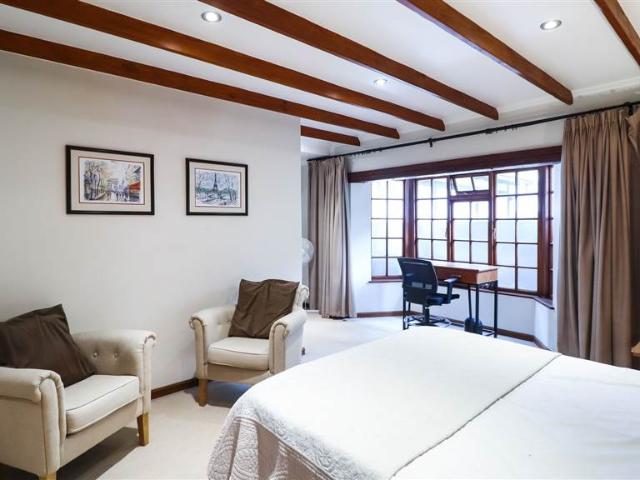 Townhouse for sale in Johannesburg, North & Sandton