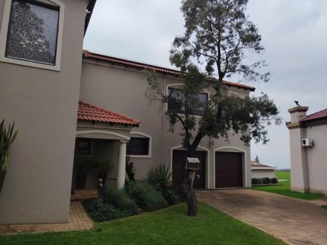 Townhouse for sale in Tlhabane, North West