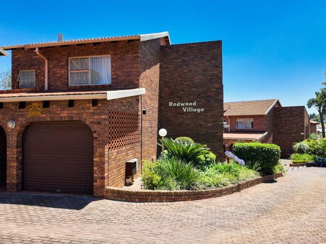 Townhouse for sale in Vosloorus, Gauteng