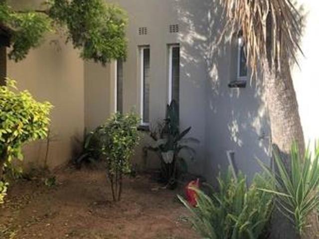 Townhouse for rent in Vosloorus, Gauteng