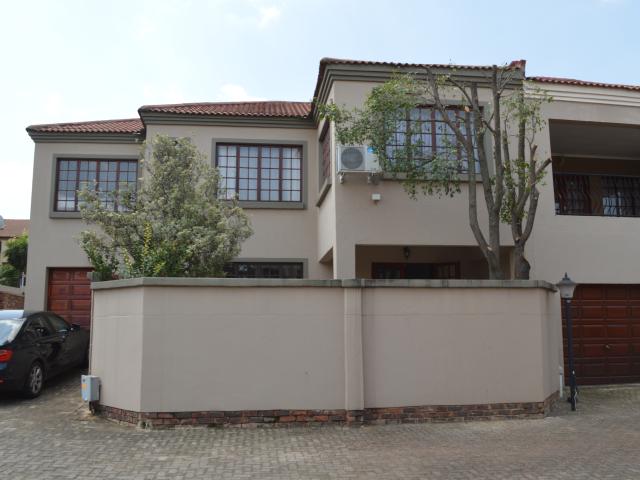 Townhouse for rent in Alexandra, Gauteng