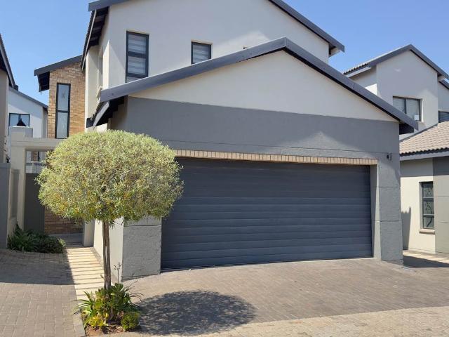 Townhouse for sale in Alexandra, Gauteng