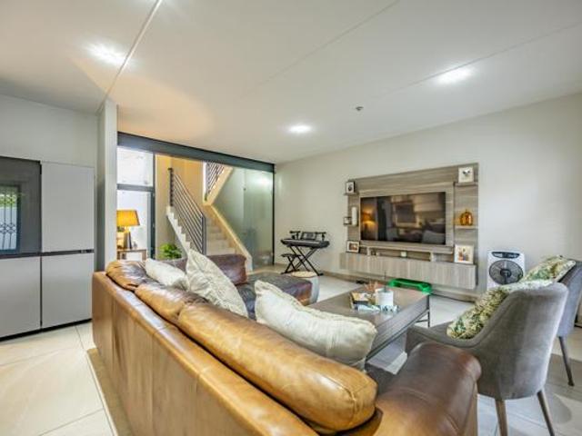 Townhouse for sale in Vosloorus, Gauteng