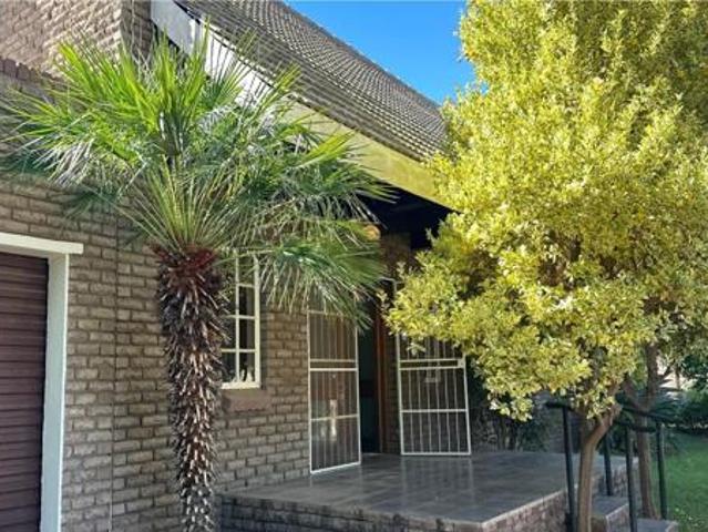 Townhouse for sale in Upington, Northern Cape