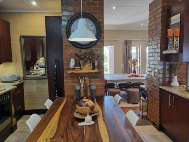 Townhouse for sale in Dr Kenneth Kaunda, North West