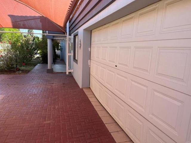 Townhouse for sale in Dr Kenneth Kaunda, North West