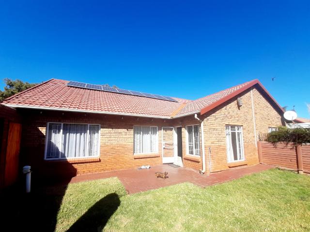Townhouse for sale in Centurion