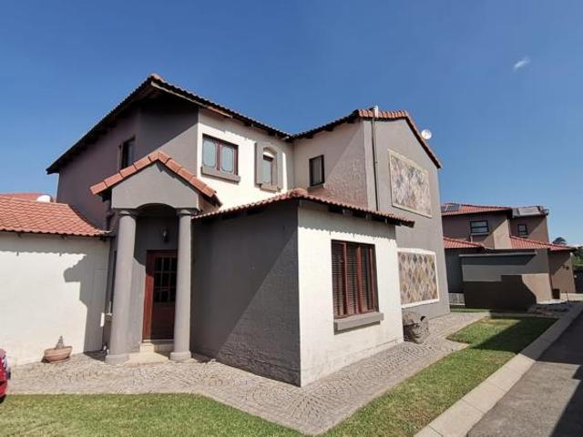 Townhouse for sale in Sedibeng, Gauteng