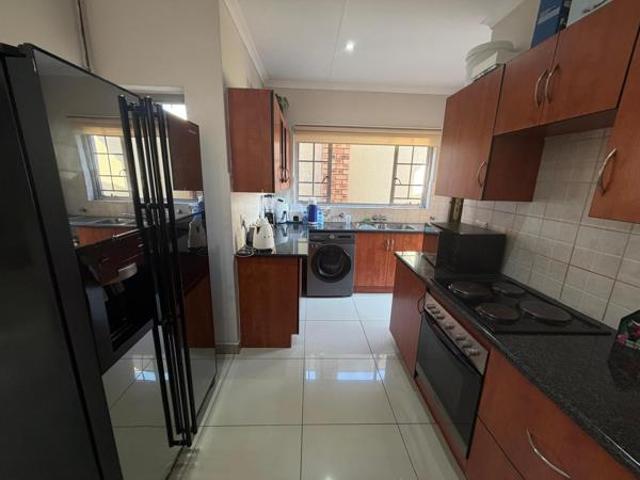 Townhouse for rent in Waterkloof, Gauteng