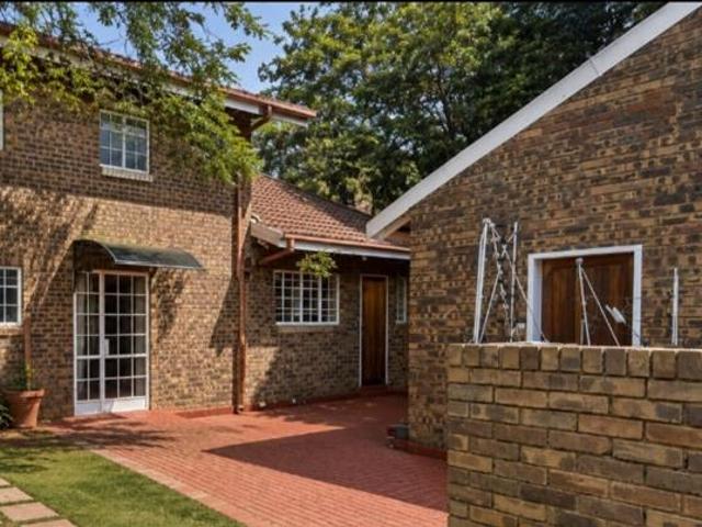 Townhouse for sale in Dr Kenneth Kaunda, North West