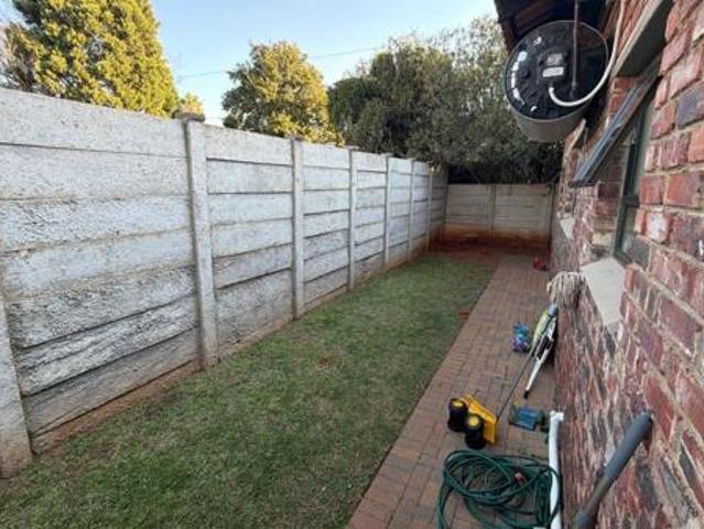 Townhouse for sale in Dr Kenneth Kaunda, North West