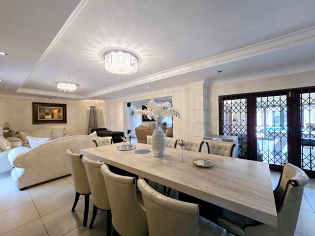 Townhouse for sale in Dr Kenneth Kaunda, North West