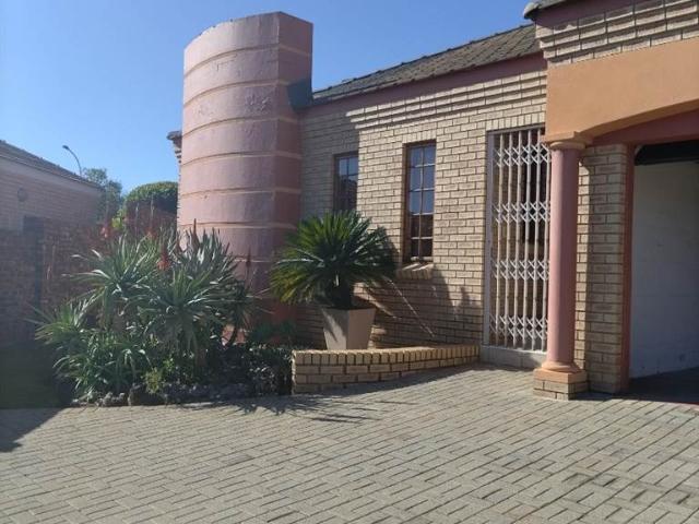 Townhouse for sale in Westonaria, Gauteng