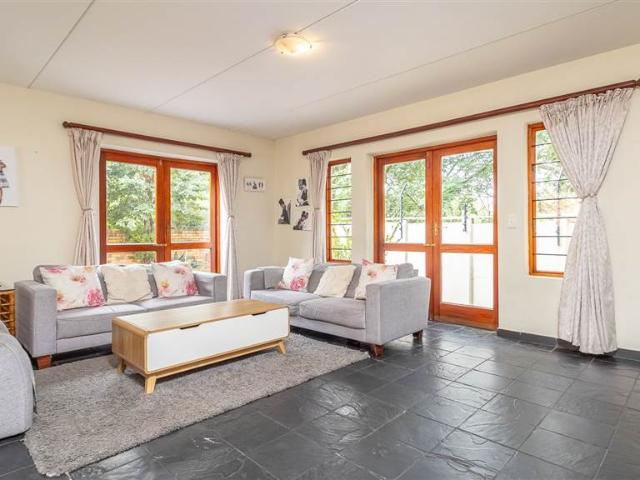 Townhouse for sale in Vosloorus, Gauteng