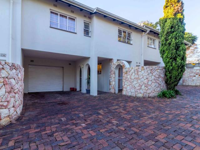 Townhouse for sale in Sandton, Gauteng