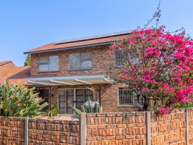 Townhouse for sale in Waterkloof, Gauteng