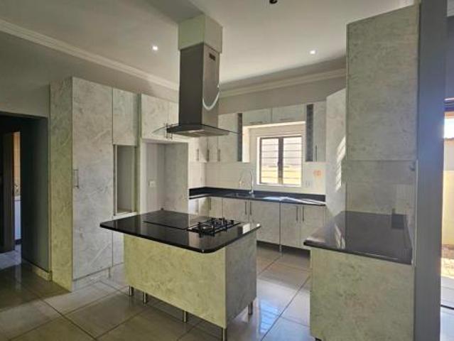 Townhouse for sale in Tlhabane, North West