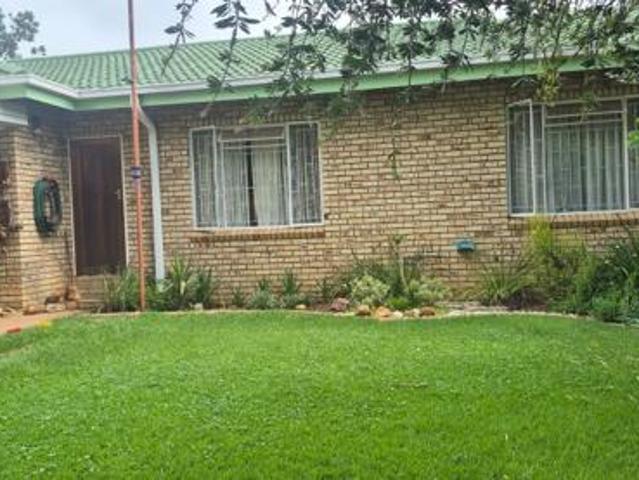 Townhouse for sale in Dr Kenneth Kaunda, North West