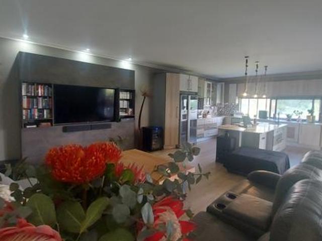 Townhouse for sale in Oranjeville, Free State