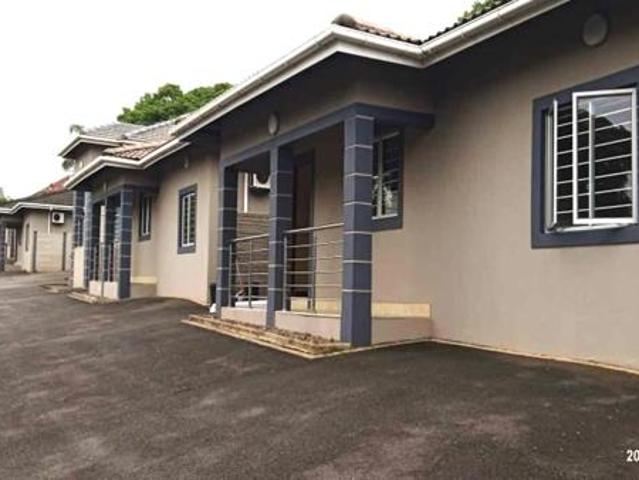 Townhouse for rent in Seaview, Kwazulu-natal