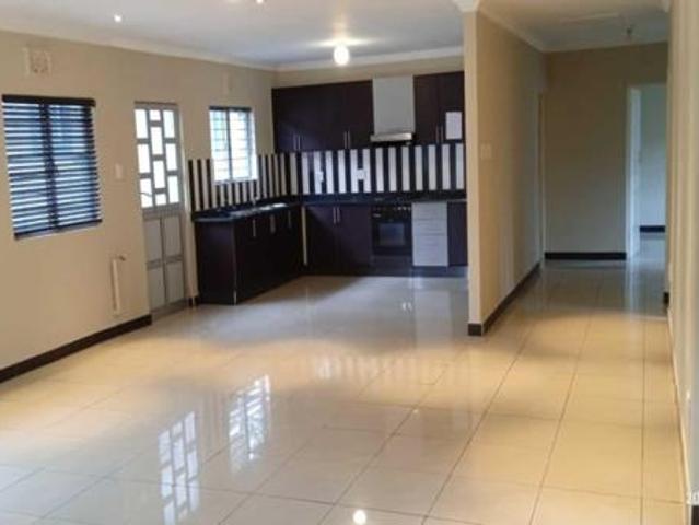 Townhouse for rent in Seaview, Kwazulu-natal
