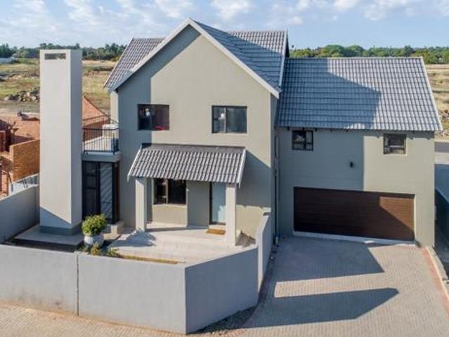 Townhouse for sale in Bloemfontein, Free State
