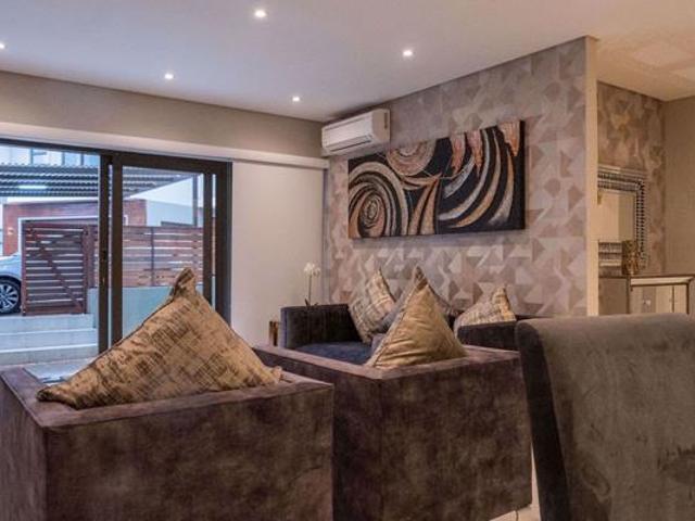 Townhouse for rent in Seaview, Kwazulu-natal