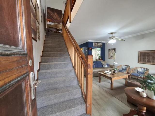 Townhouse for sale in Jeffreys Bay, Kouga Local Municipality