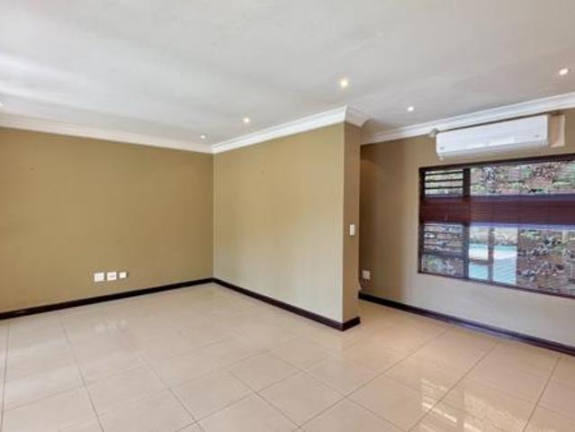 Townhouse for rent in Seaview, Kwazulu-natal