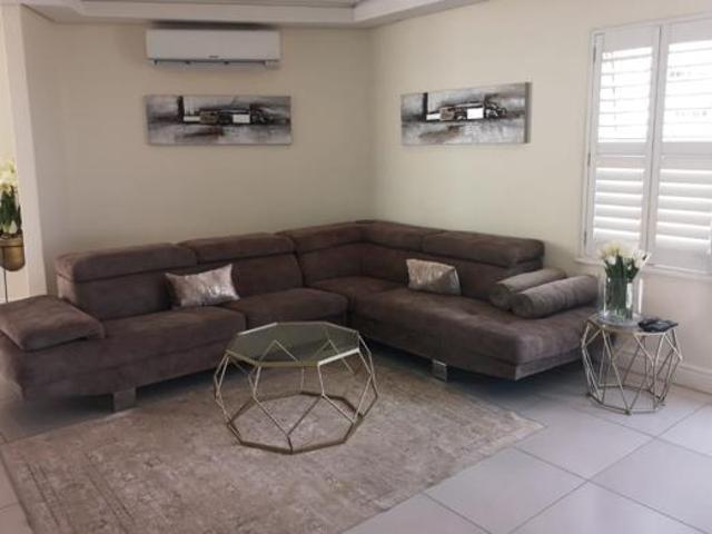 Townhouse for sale in Seaview, Kwazulu-natal