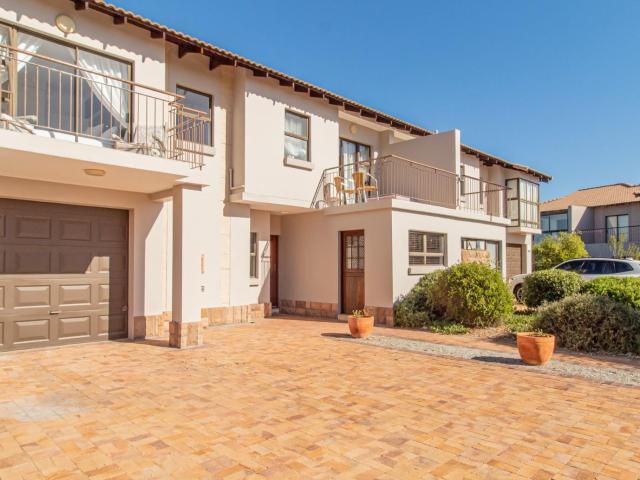 Townhouse for rent in West Coast, Britannia Bay
