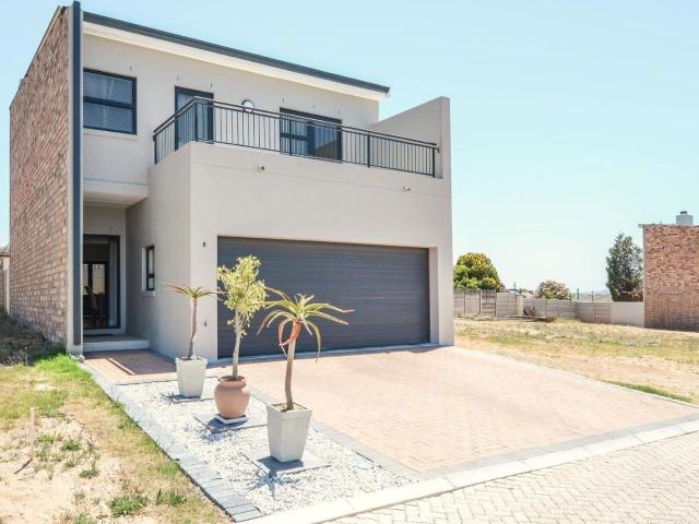 Townhouse for sale in Kraaifontein, Western Cape