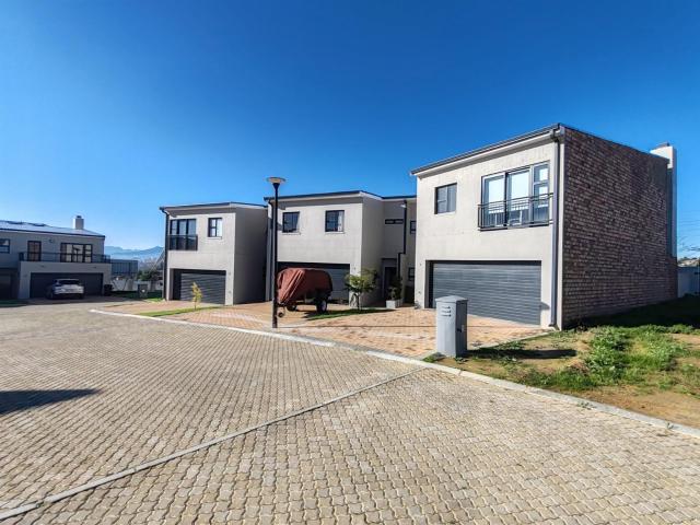Townhouse for sale