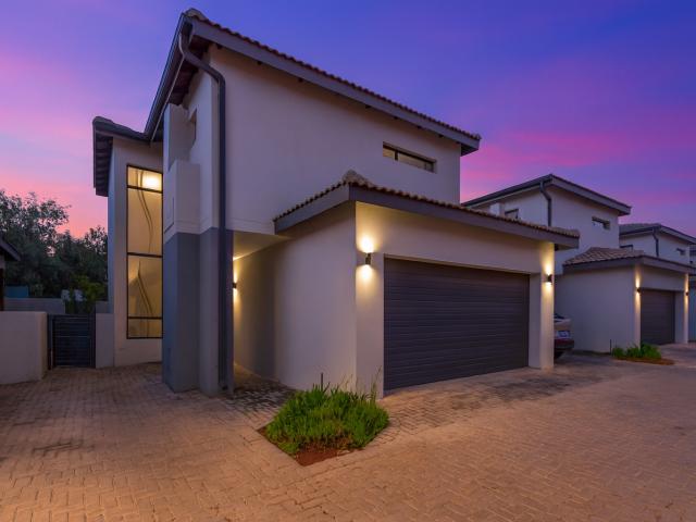 Townhouse for sale in Nooitgedacht, Gauteng