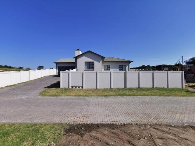 Townhouse for sale in Port Elizabeth, Eastern Cape
