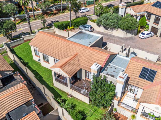 Townhouse for sale in Waterkloof, Gauteng