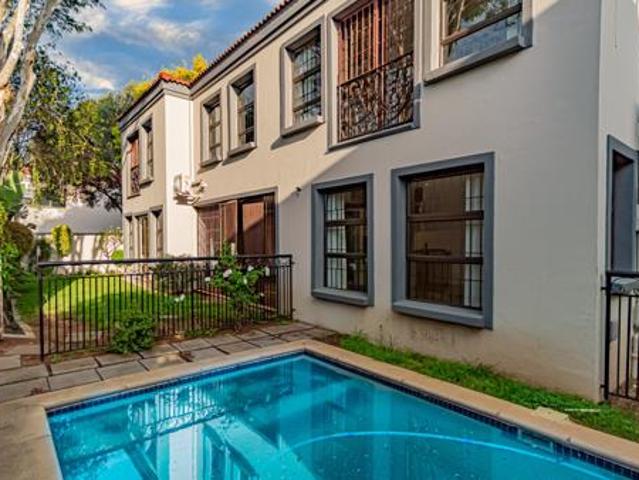 Townhouse for rent in Vosloorus, Gauteng