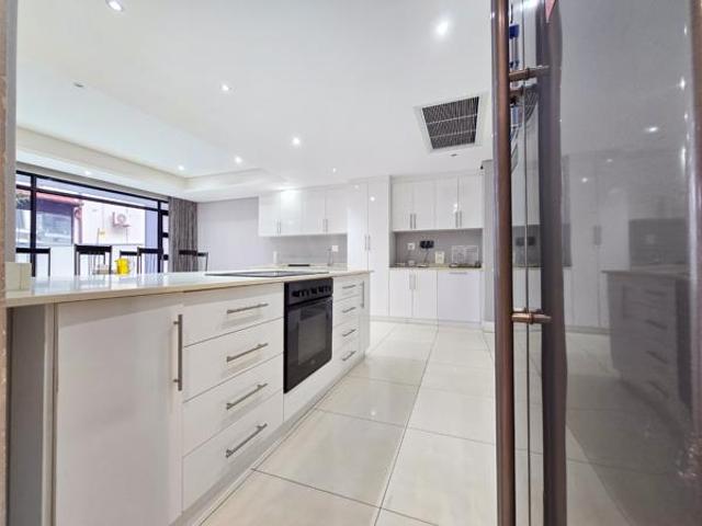 Townhouse for sale in Seaview, Kwazulu-natal