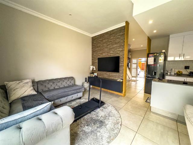 Townhouse for sale in Seaview, Kwazulu-natal