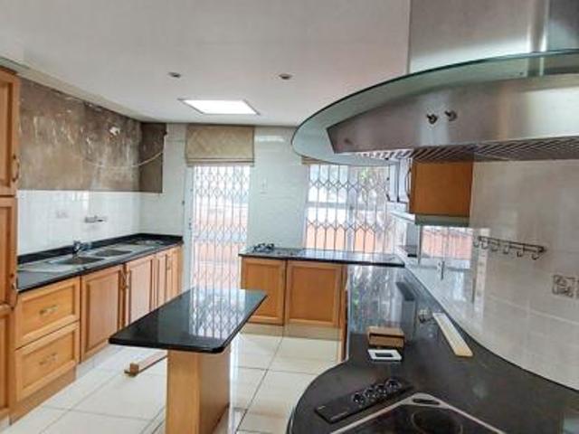 Townhouse for rent in Seaview, Kwazulu-natal
