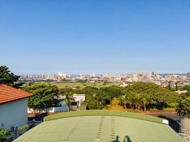 Townhouse for rent in Seaview, Kwazulu-natal