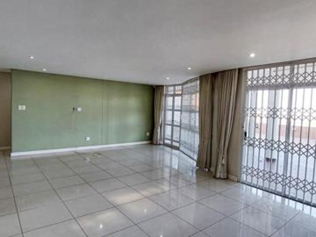 Townhouse for rent in Seaview, Kwazulu-natal