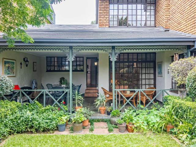 Townhouse for sale in Waterkloof, Gauteng