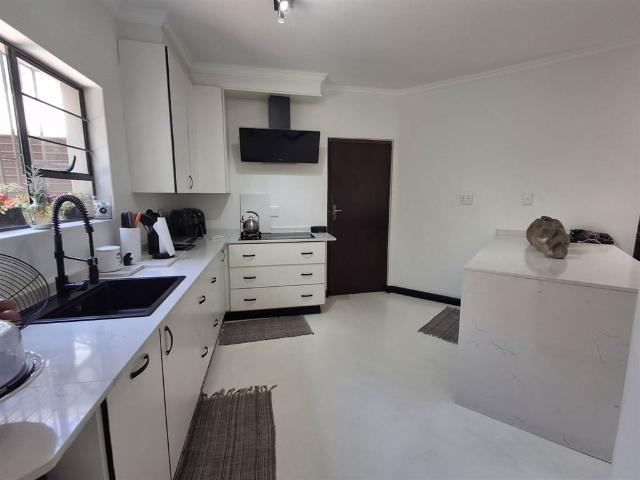 Townhouse for sale in Johannesburg, East