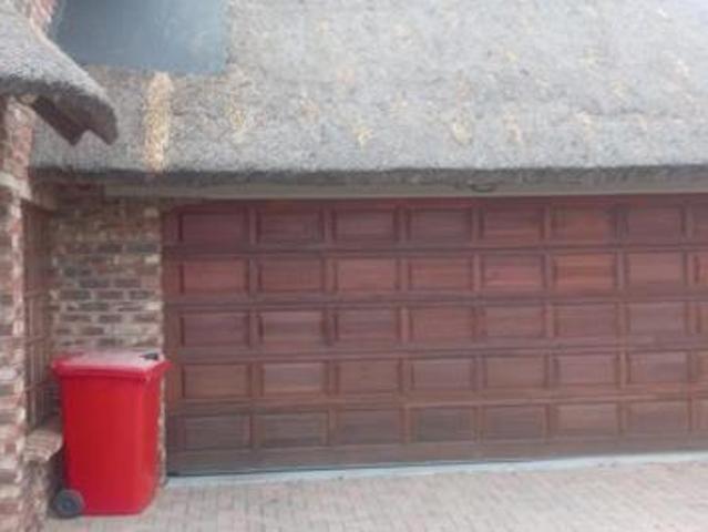 Townhouse for sale in Dr Kenneth Kaunda, North West